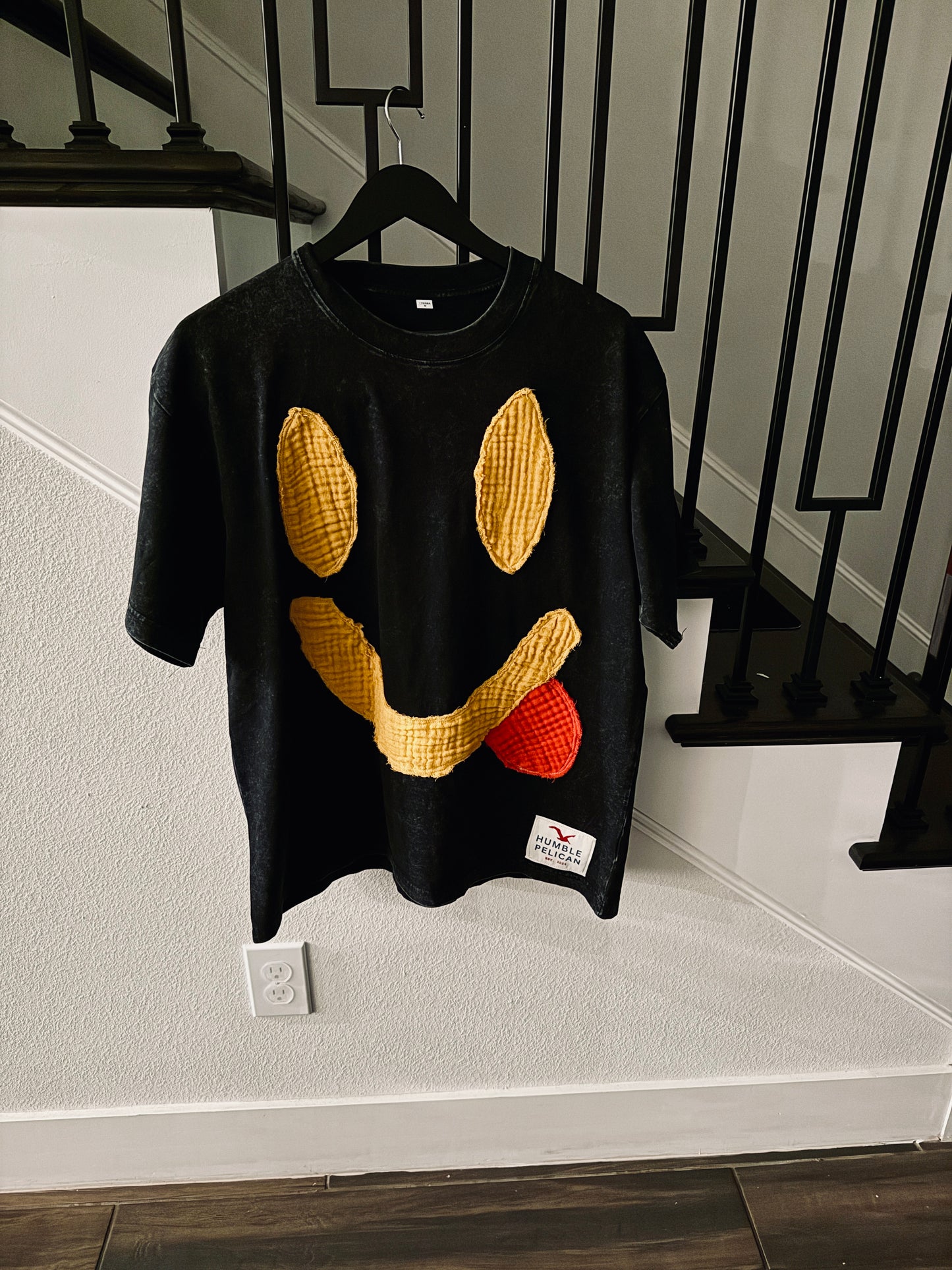 Handmade Smiley Face Patch Shirt (Blk)