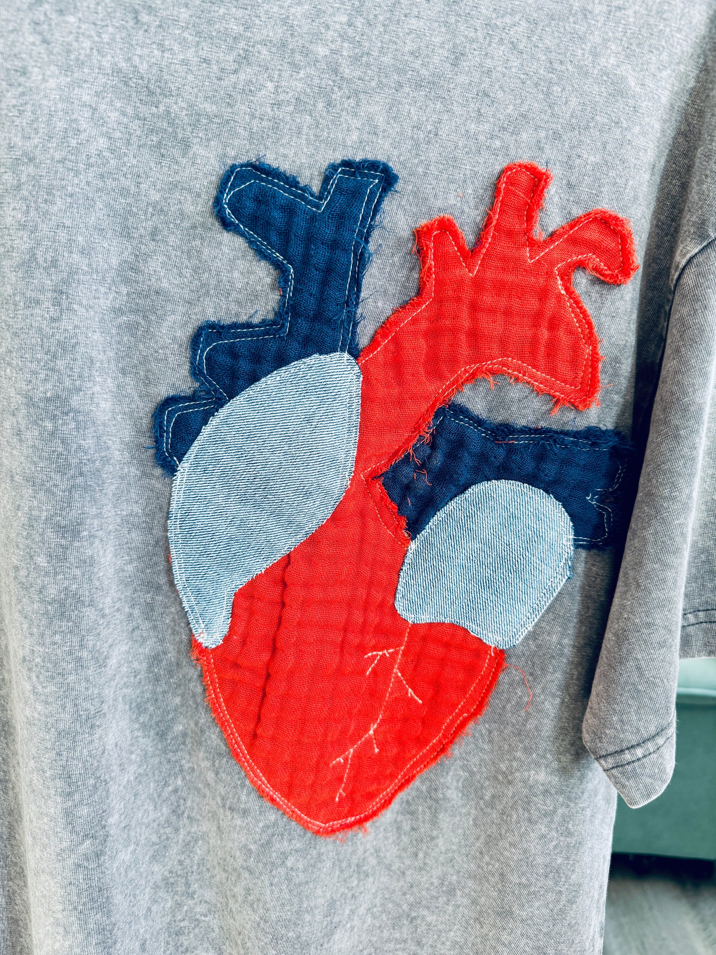 Handmade Anatomical heart Shirt - Gray