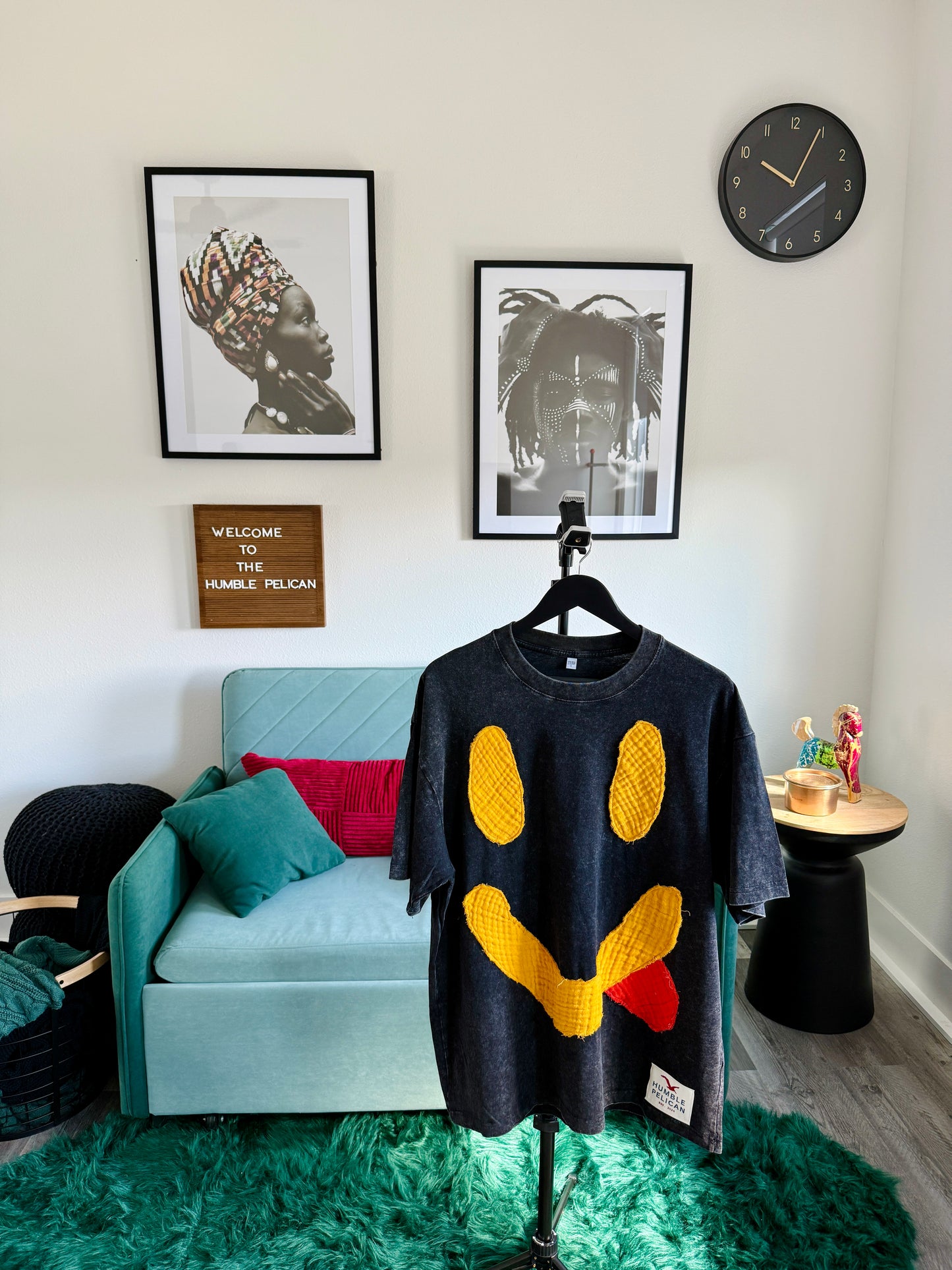 Handmade Smiley Face Patch Shirt (Blk)