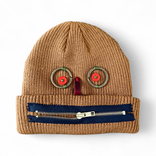 Threaded faces beanie
