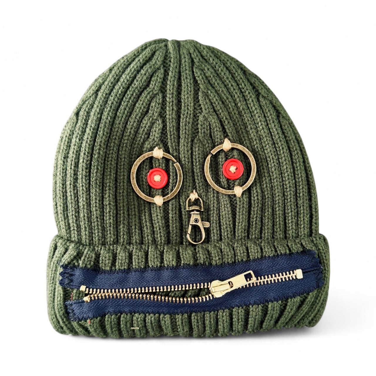 Threaded faces beanie