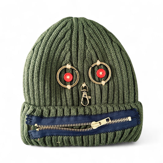 Threaded faces beanie
